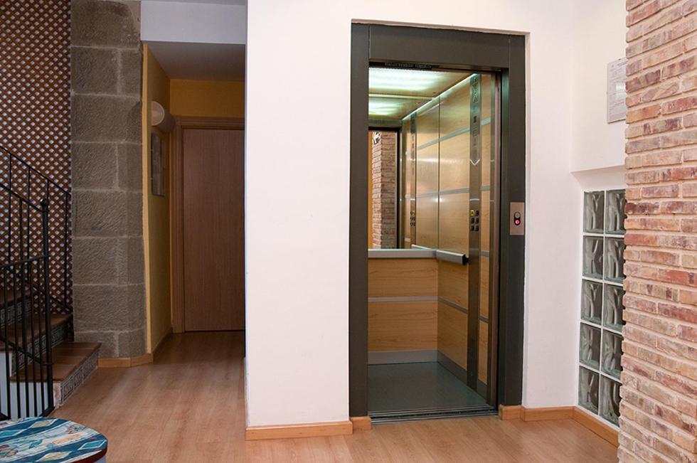 Hotel Villa De Ayerbe Εξωτερικό φωτογραφία