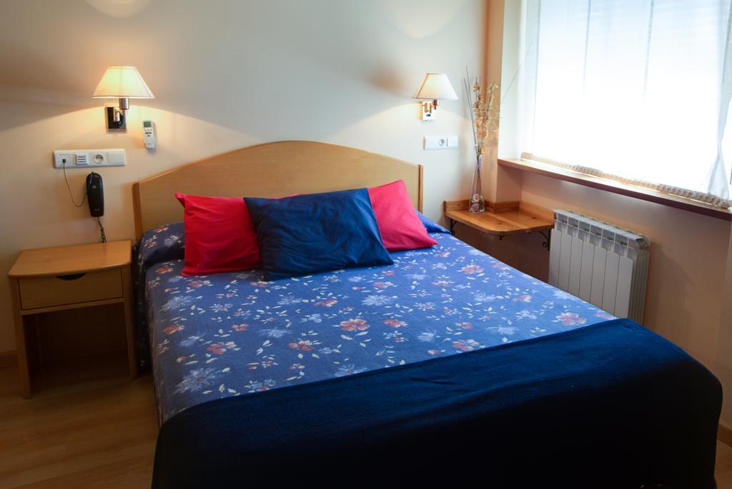 Hotel Villa De Ayerbe Εξωτερικό φωτογραφία