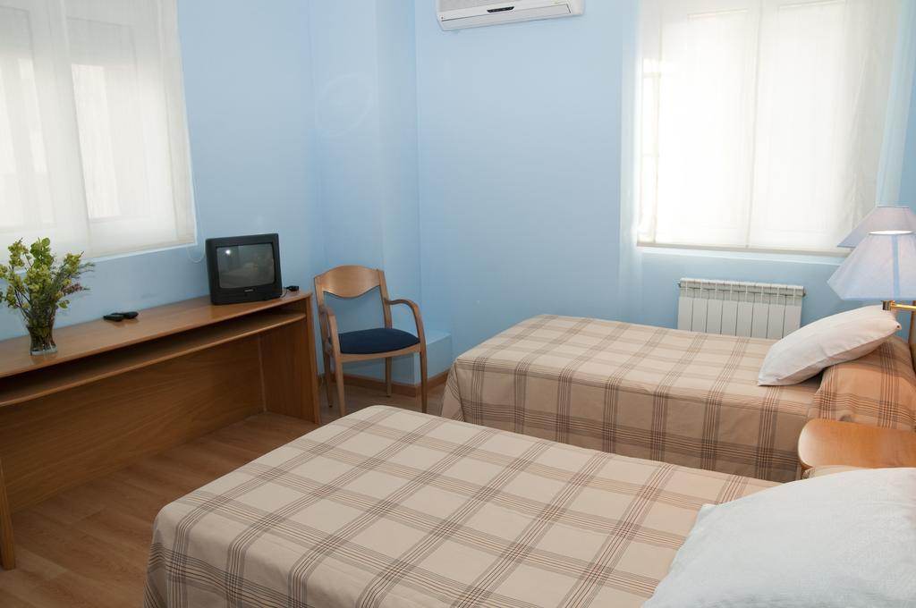 Hotel Villa De Ayerbe Εξωτερικό φωτογραφία