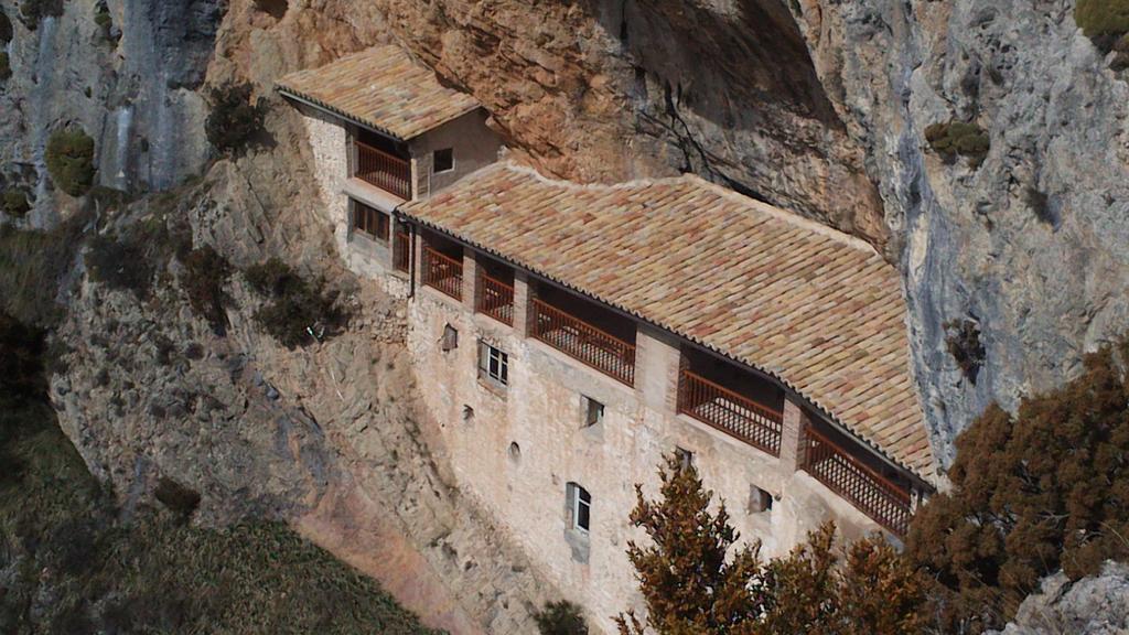 Hotel Villa De Ayerbe Εξωτερικό φωτογραφία