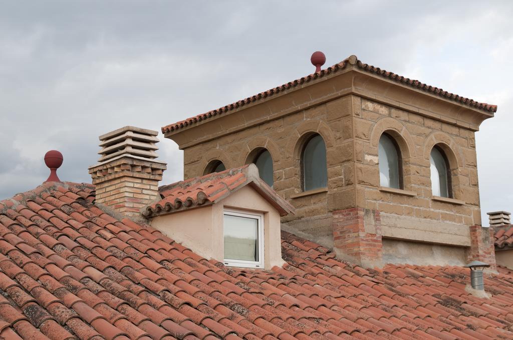 Hotel Villa De Ayerbe Εξωτερικό φωτογραφία