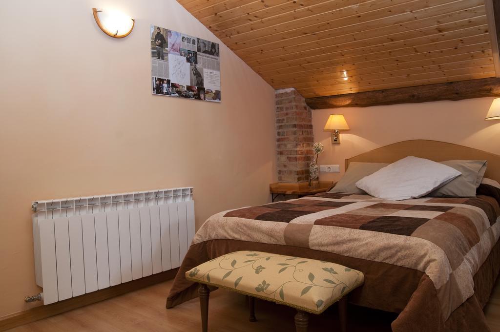 Hotel Villa De Ayerbe Εξωτερικό φωτογραφία