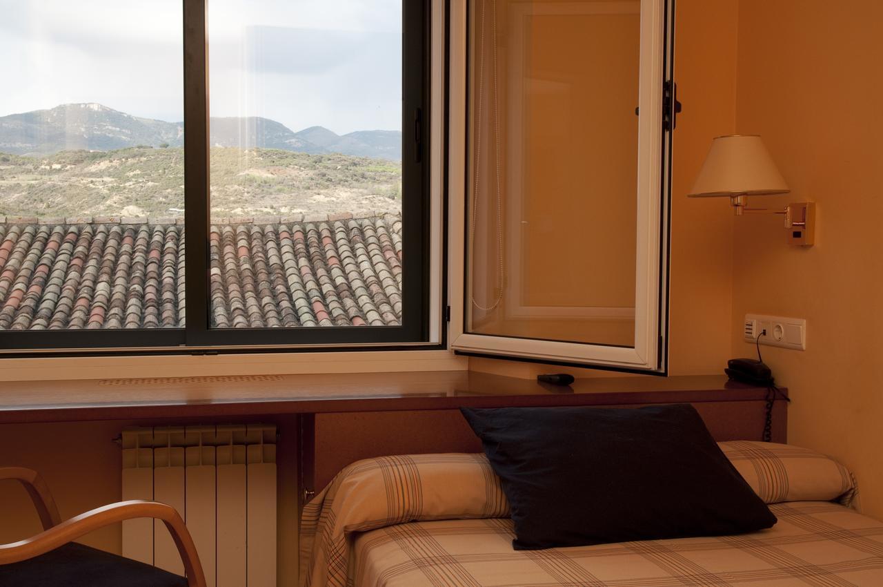Hotel Villa De Ayerbe Εξωτερικό φωτογραφία