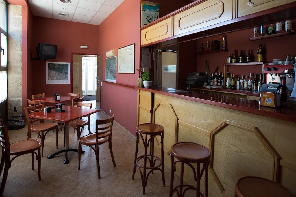 Hotel Villa De Ayerbe Εξωτερικό φωτογραφία
